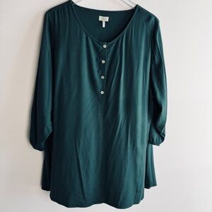 LOGO by Lori Goldstein Top size 26W Green Tunic Pockets